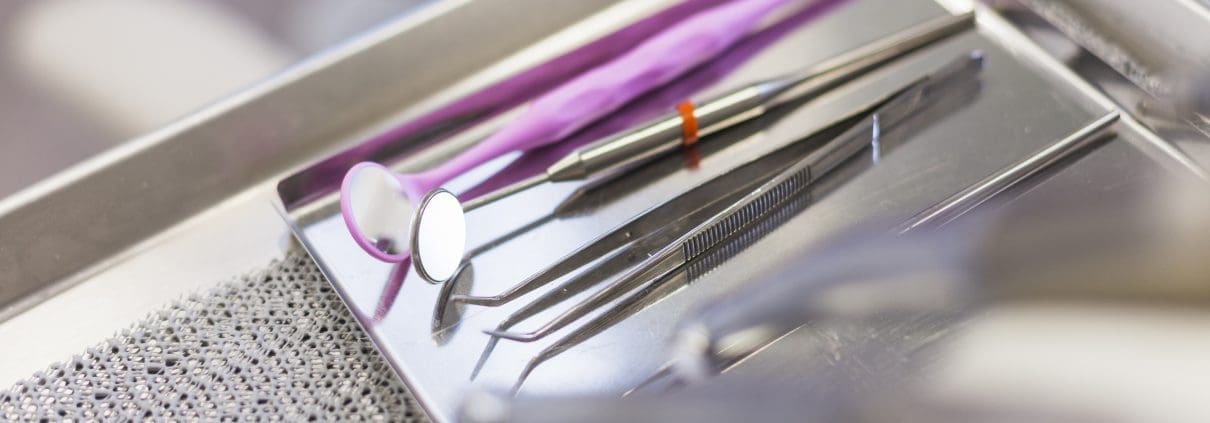 close-up-various-dental-tools-tray