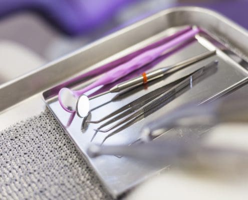 close-up-various-dental-tools-tray