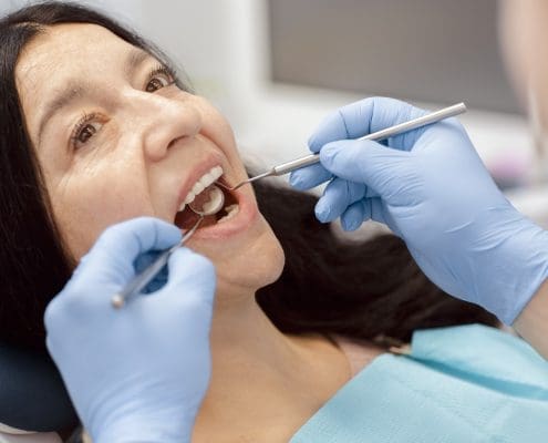 woman-at-dentist