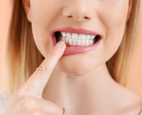 Gum disease: symptoms, causes, and treatment options