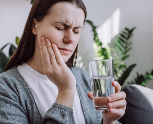 Tooth sensitivity: causes and solutions for sensitive teeth